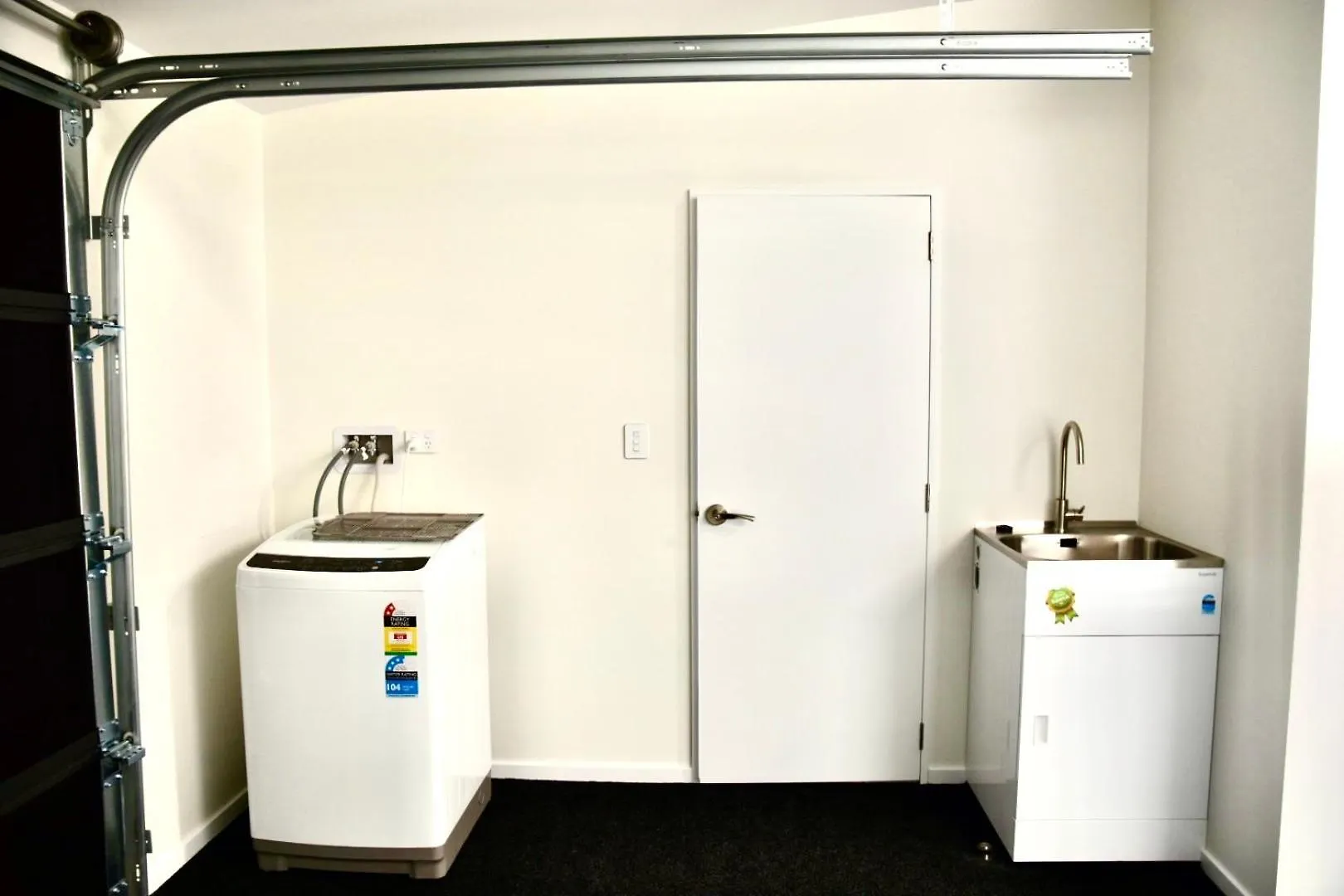 Brand New Close To Cbd 3 Bed 3 Bath With Garage Christchurch 0*,
